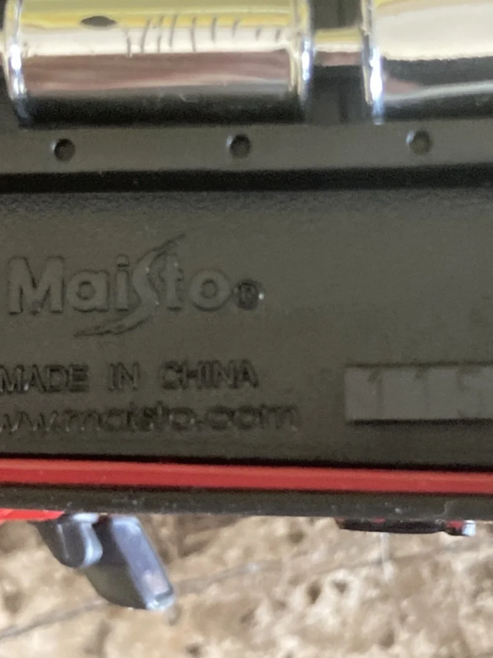 Maisto 2014 Jeep Wrangler Willys Red Diecast Model 1:18 Special Edition